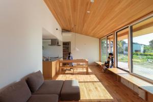 雄大な田園風景を眺める 伸びやかな平屋の住まい