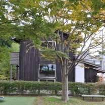 「浦山の家」　ケヤキの木の下の静かな家　Ｈ・ｺﾏﾁ2013冬春掲載